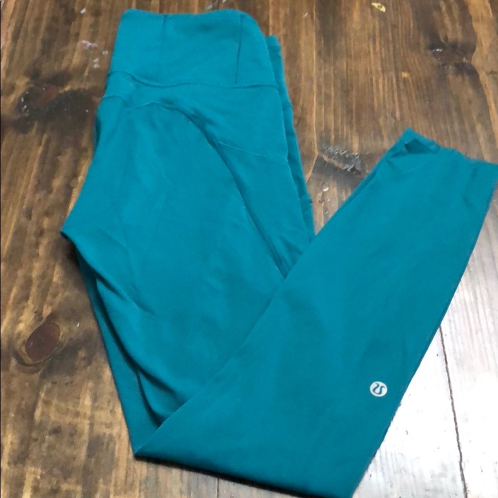 Lululemon leggings size 6